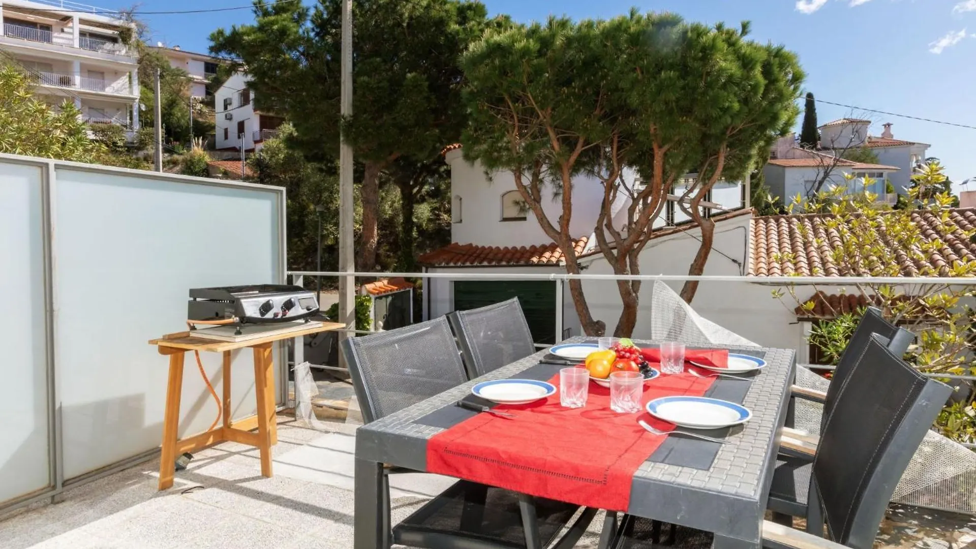 Apartment Grifeu-2 By Interhome Llanca